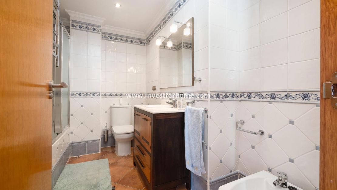Sale - Apartment - Torrevieja - Centro