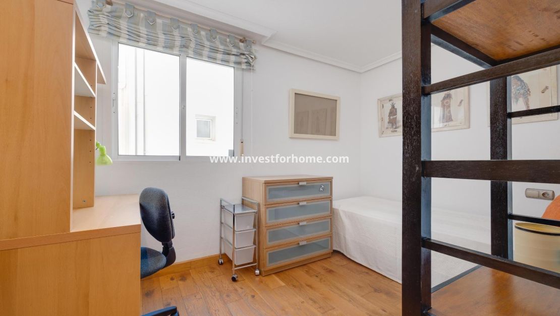 Sale - Apartment - Torrevieja - Centro