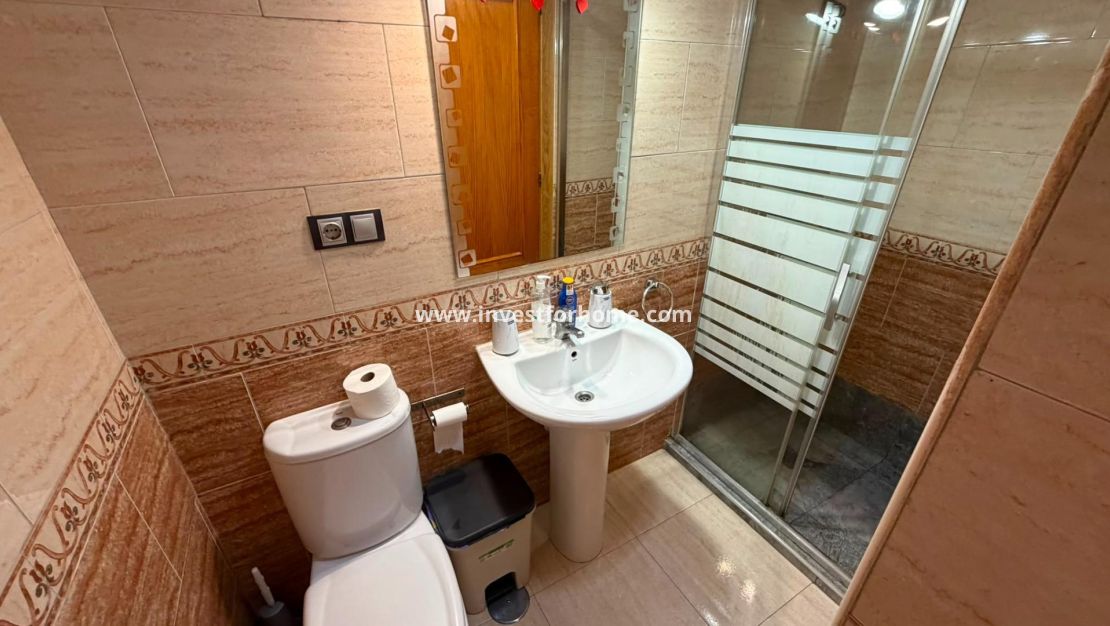 Sale - Apartment - Torrevieja - Centro