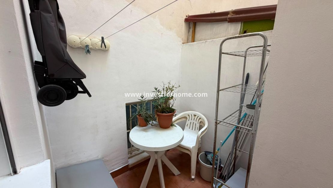 Sale - Apartment - Torrevieja - Centro