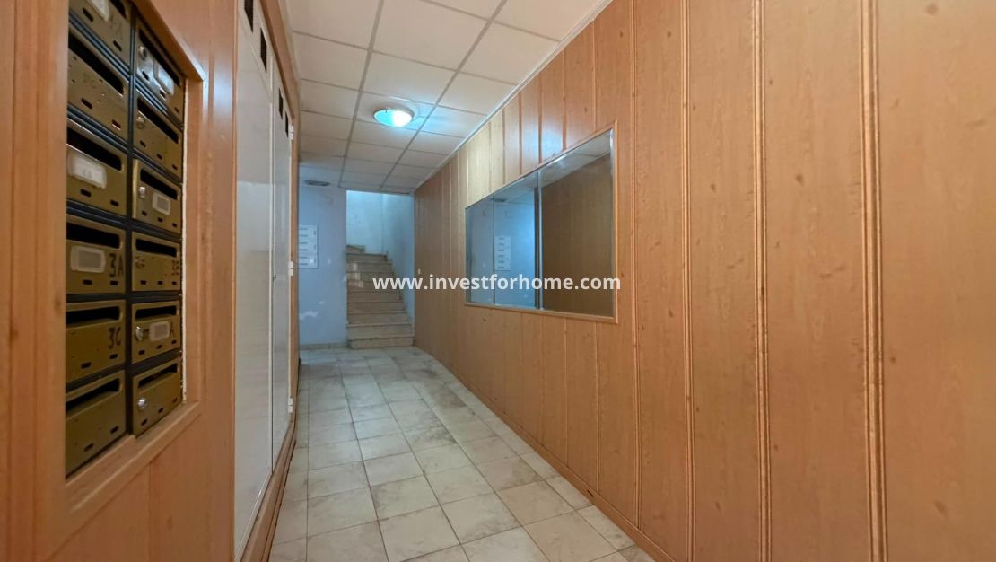Sale - Apartment - Torrevieja - Centro