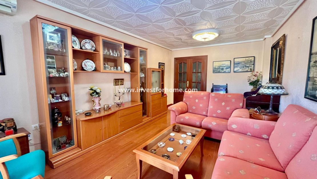 Sale - Apartment - Torrevieja - Centro
