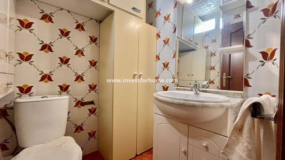 Sale - Apartment - Torrevieja - Centro