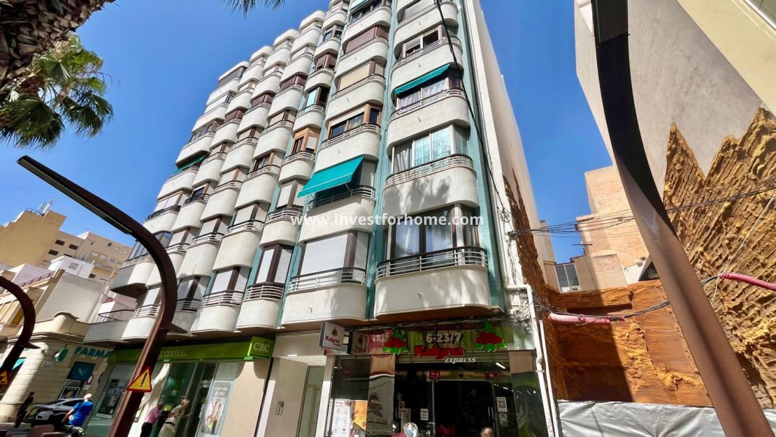 Sale - Apartment - Torrevieja - Centro