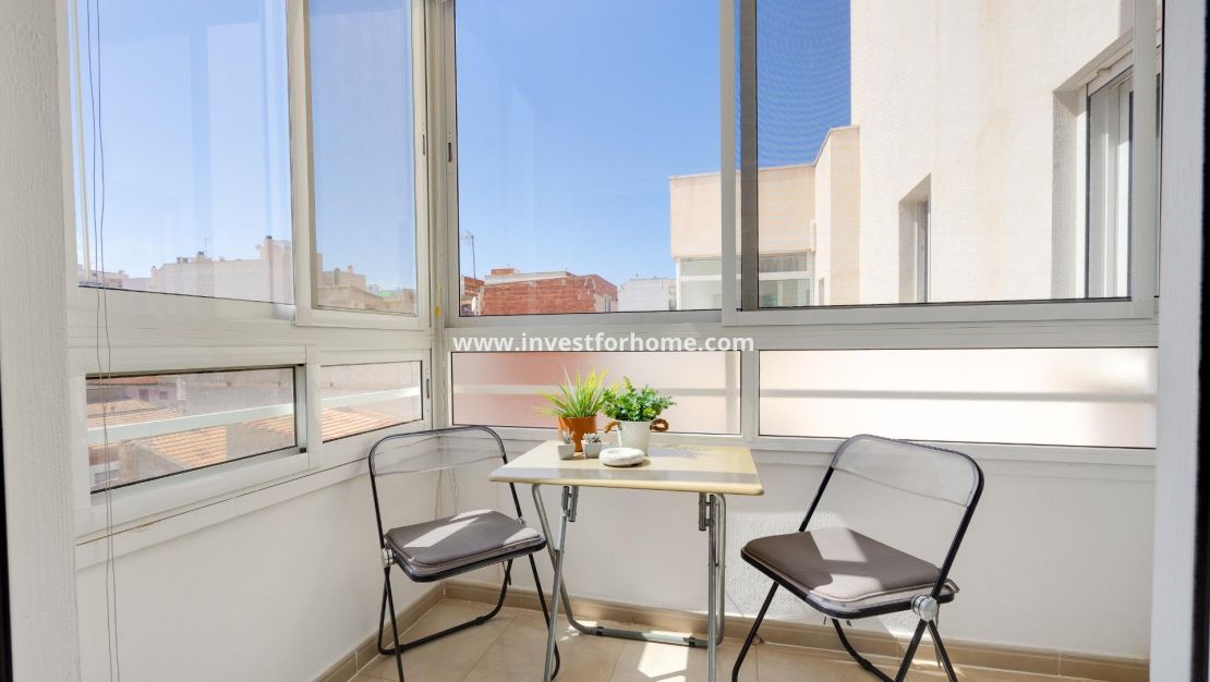 Sale - Apartment - Torrevieja - Centro