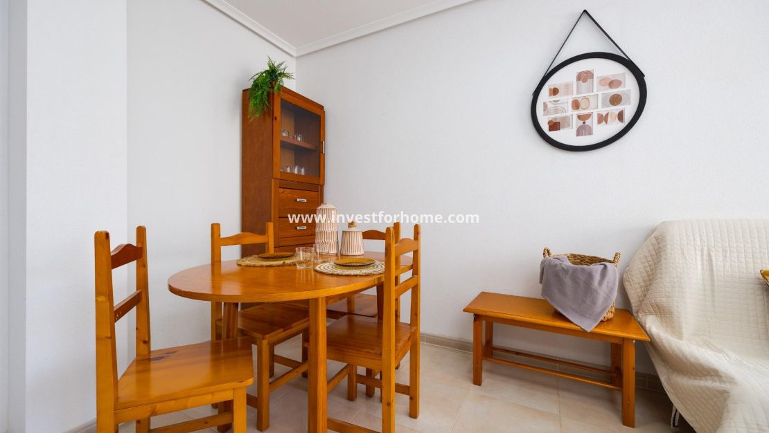 Sale - Apartment - Torrevieja - Centro