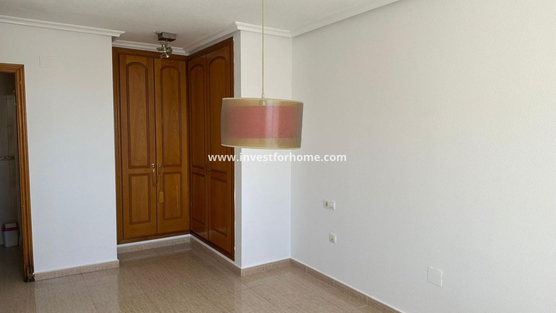 Sale - Apartment - Torrevieja - Centro