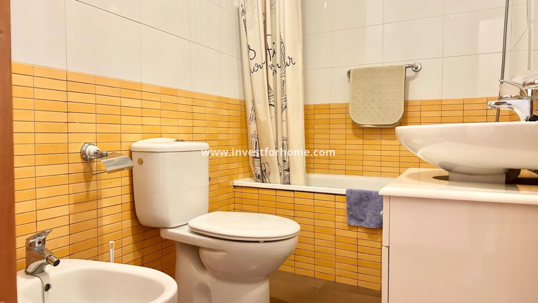 Sale - Apartment - Torrevieja - Centro