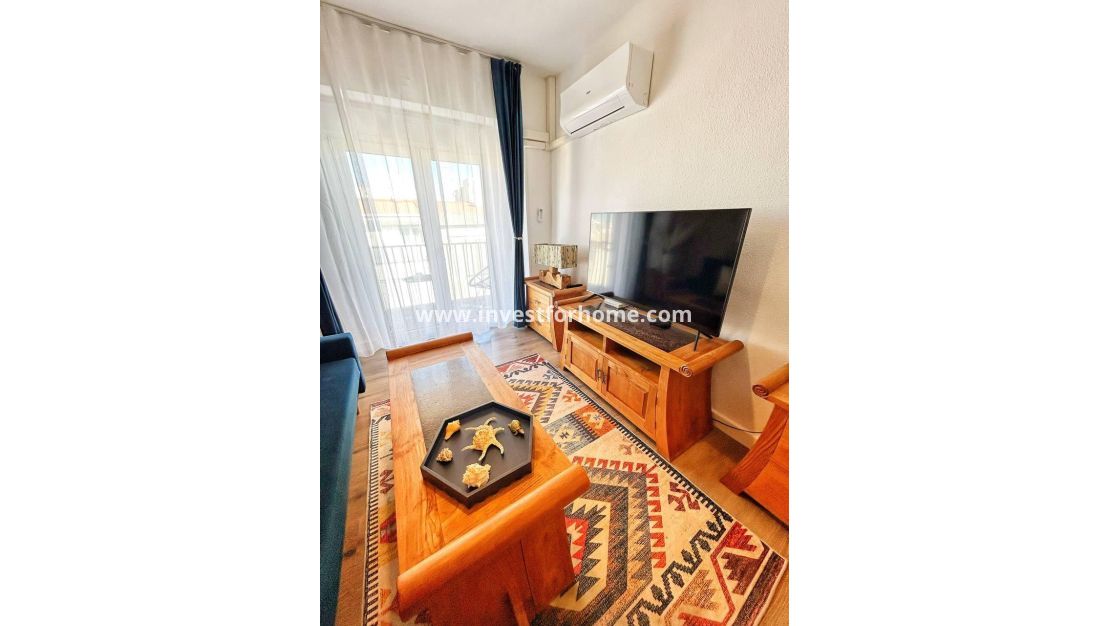 Sale - Apartment - Torrevieja - Centro