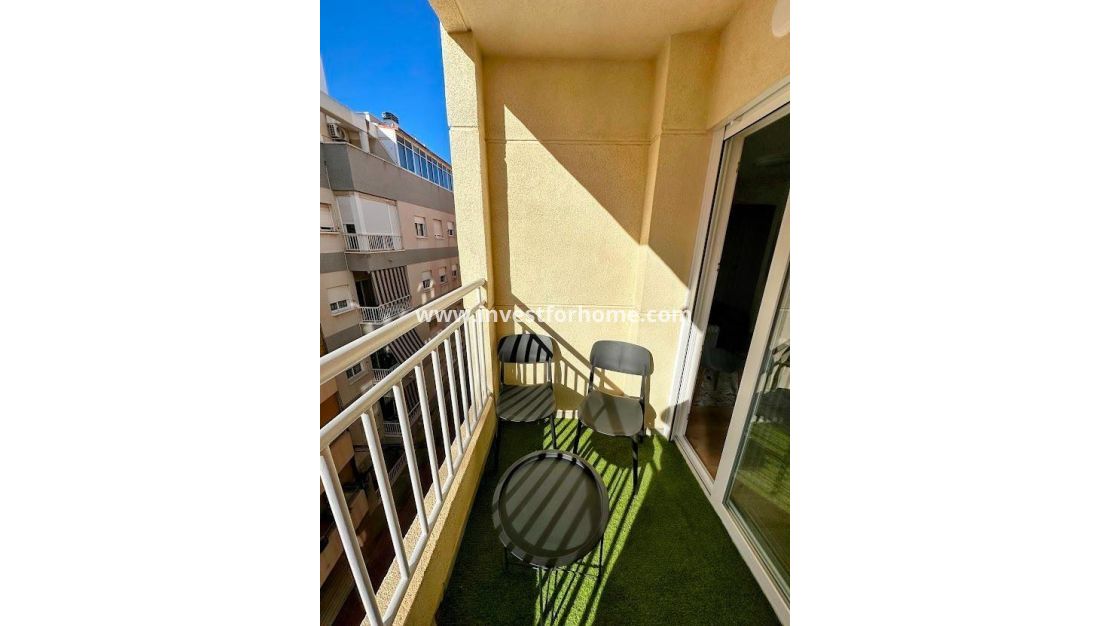 Sale - Apartment - Torrevieja - Centro
