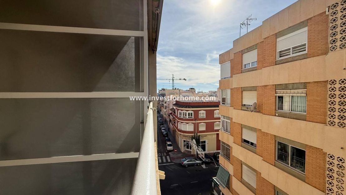 Sale - Apartment - Torrevieja - Centro