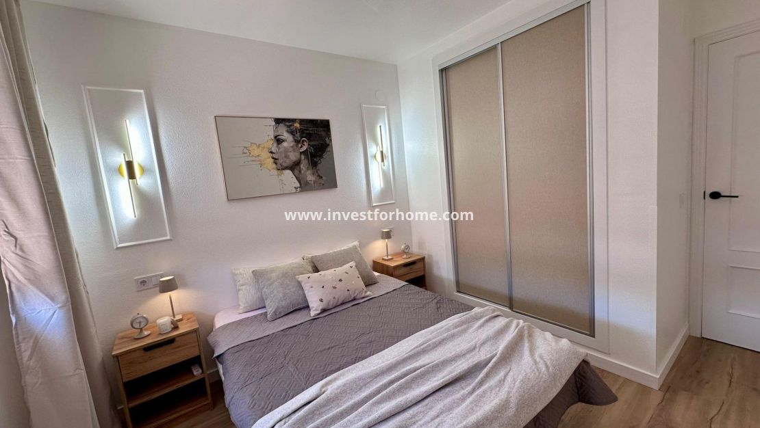 Sale - Apartment - Torrevieja - Centro