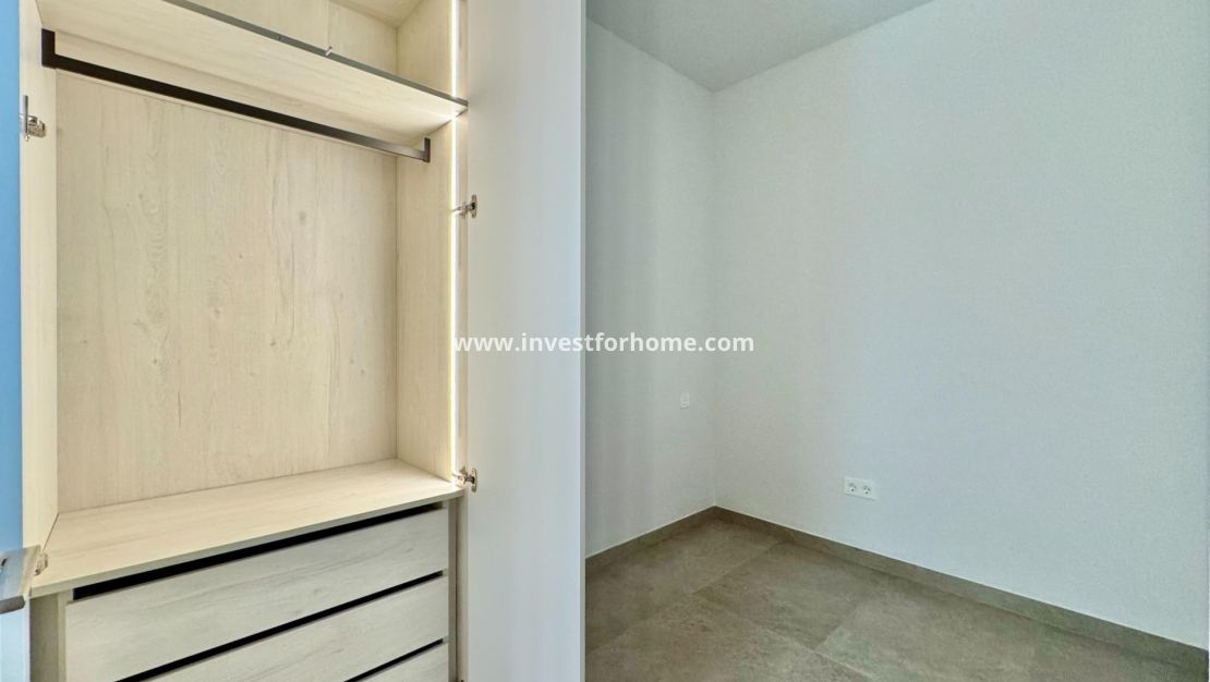 Sale - Apartment - Torrevieja - Centro