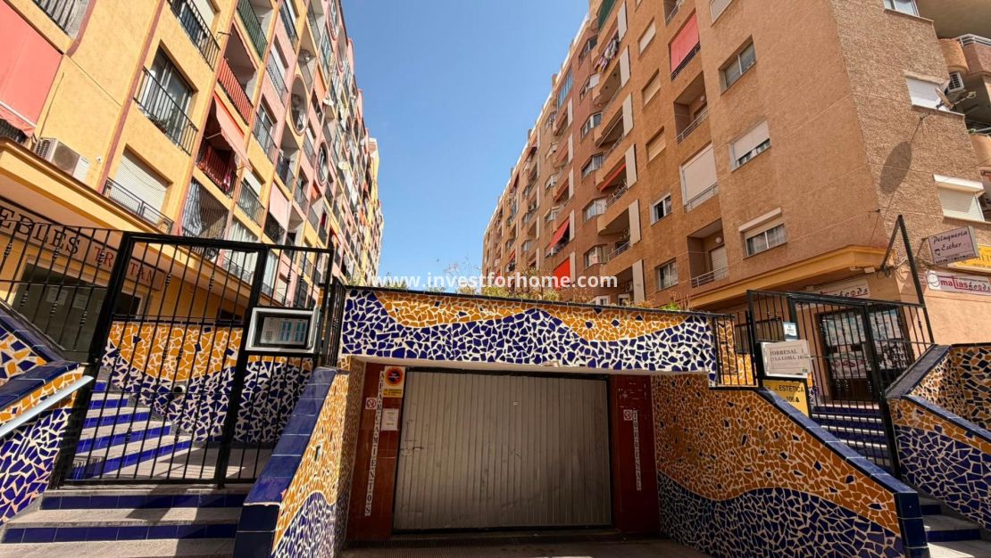 Sale - Apartment - Torrevieja - Centro