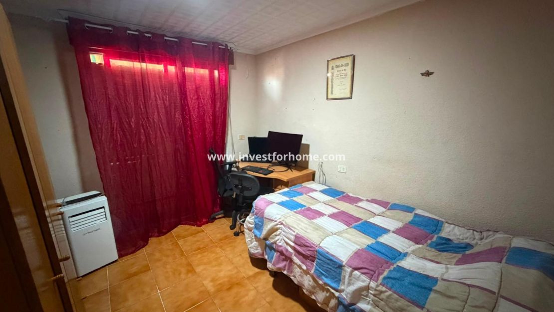 Sale - Apartment - Torrevieja - Centro