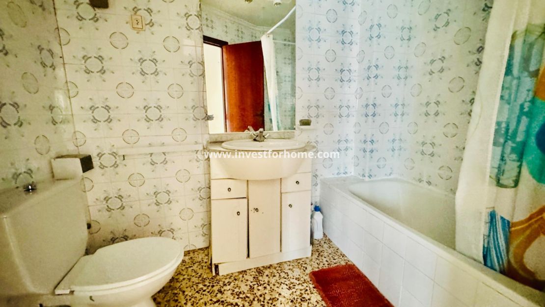 Sale - Apartment - Torrevieja - Centro