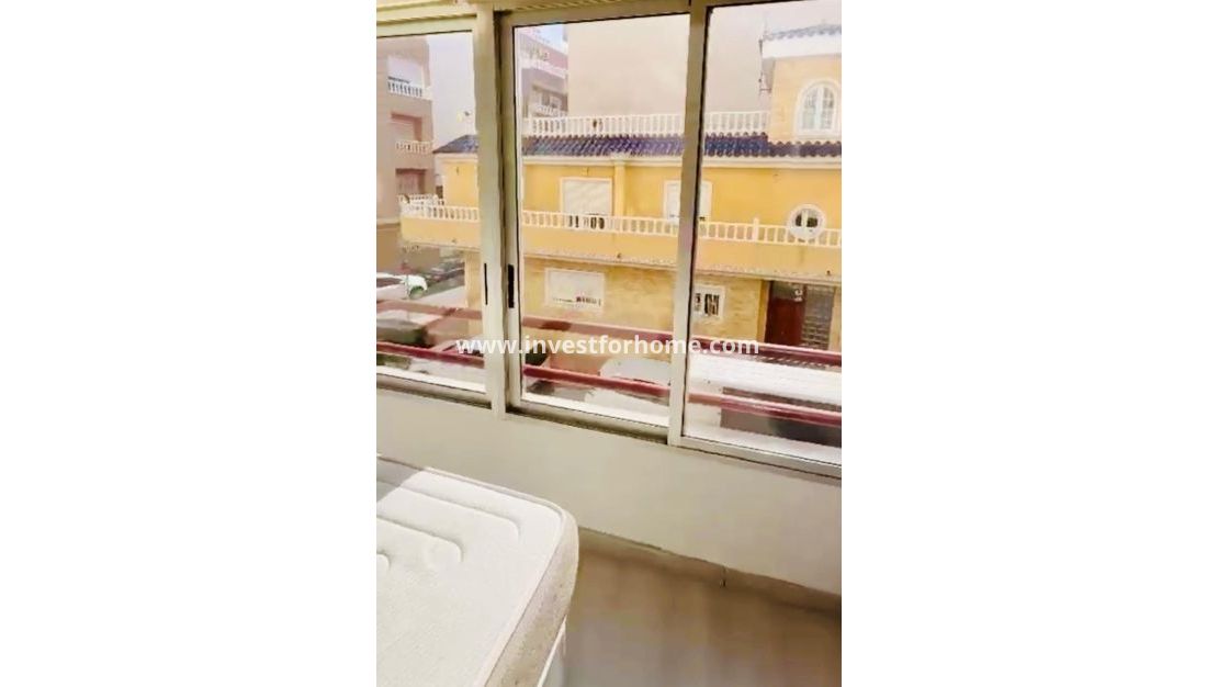 Sale - Apartment - Torrevieja - Centro