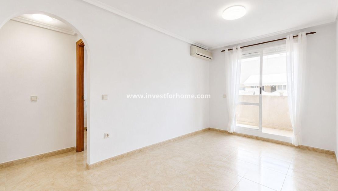 Sale - Apartment - Torrevieja - Centro