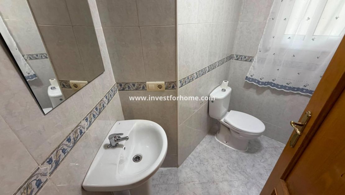 Sale - Apartment - Torrevieja - Centro