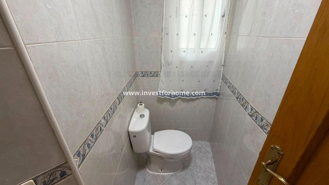 Sale - Apartment - Torrevieja - Centro