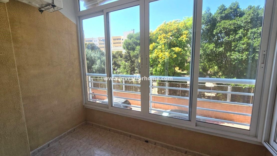 Sale - Apartment - Torrevieja - Centro