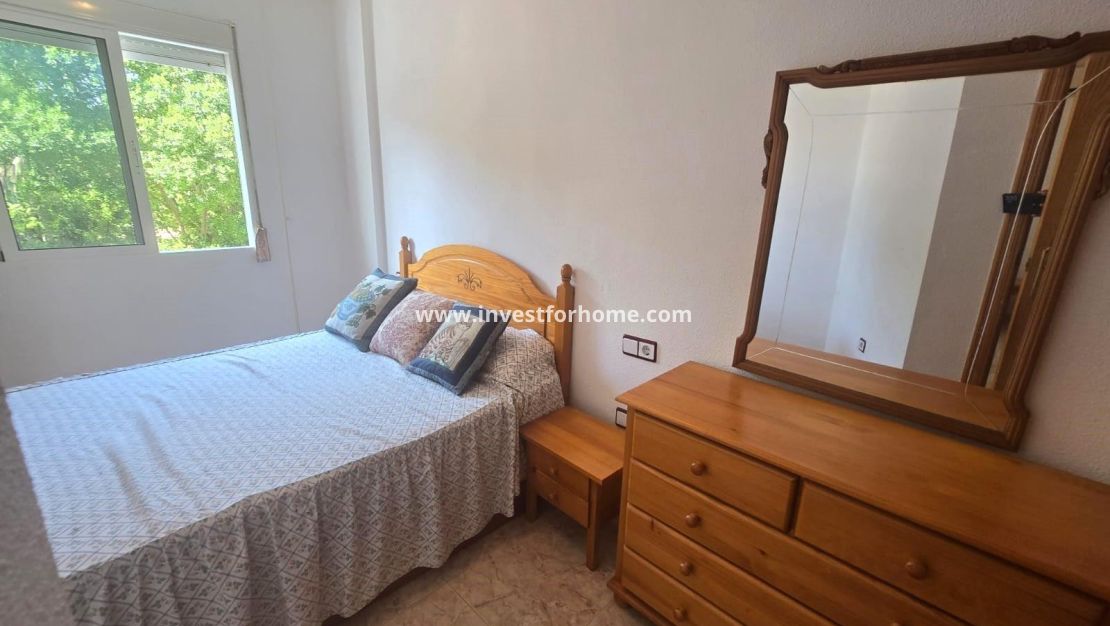 Sale - Apartment - Torrevieja - Centro