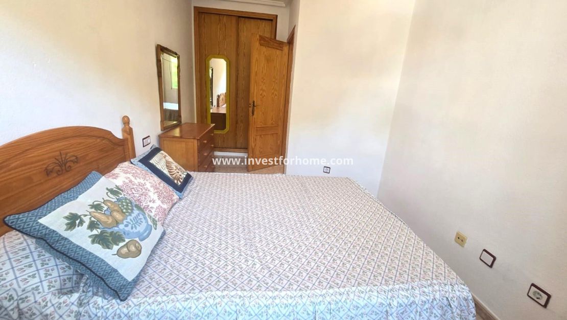 Sale - Apartment - Torrevieja - Centro