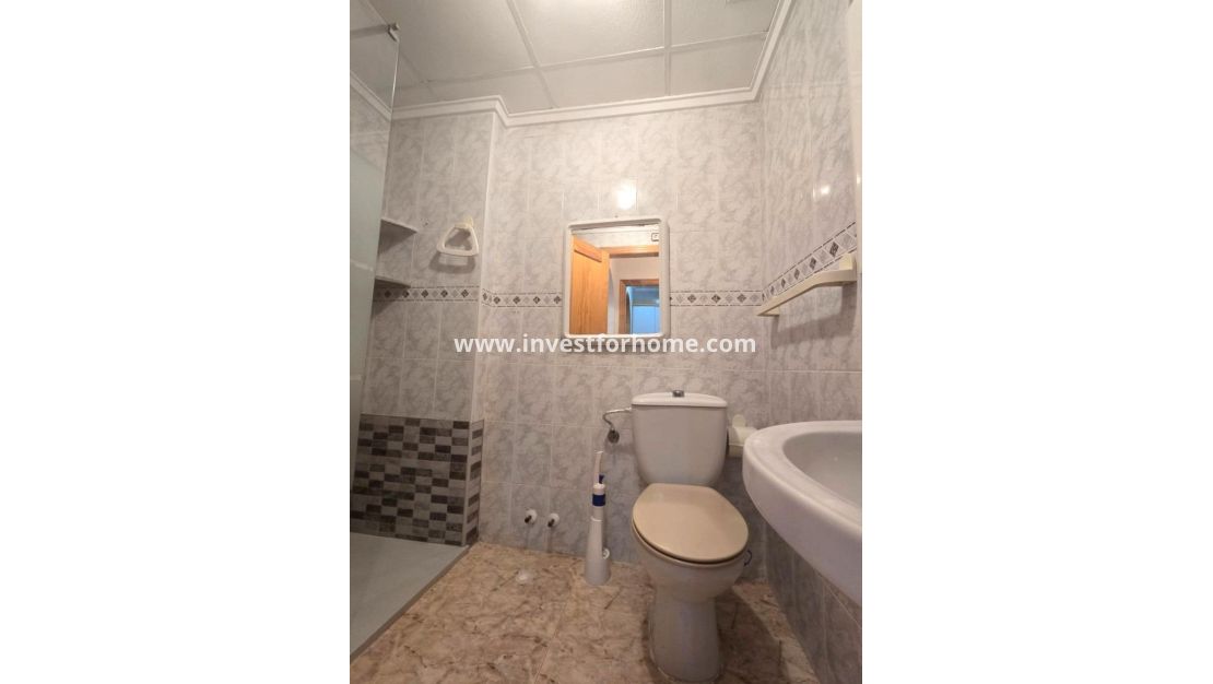 Sale - Apartment - Torrevieja - Centro