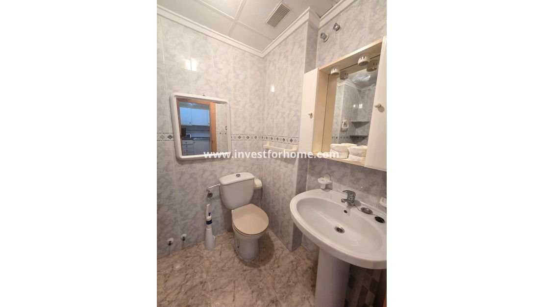 Sale - Apartment - Torrevieja - Centro