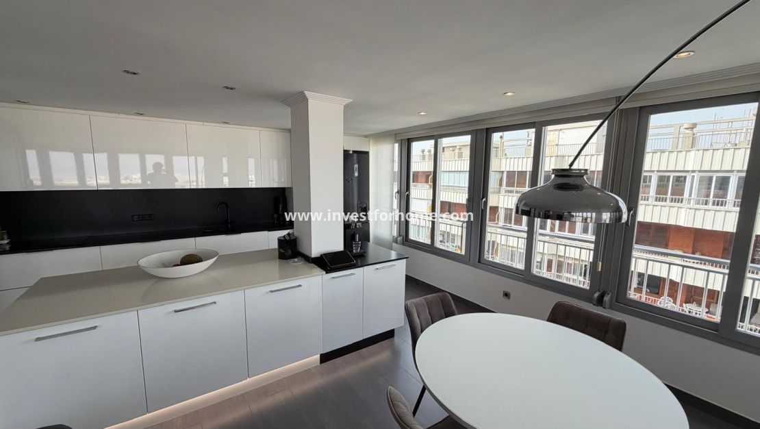 Sale - Apartment - Torrevieja - Centro