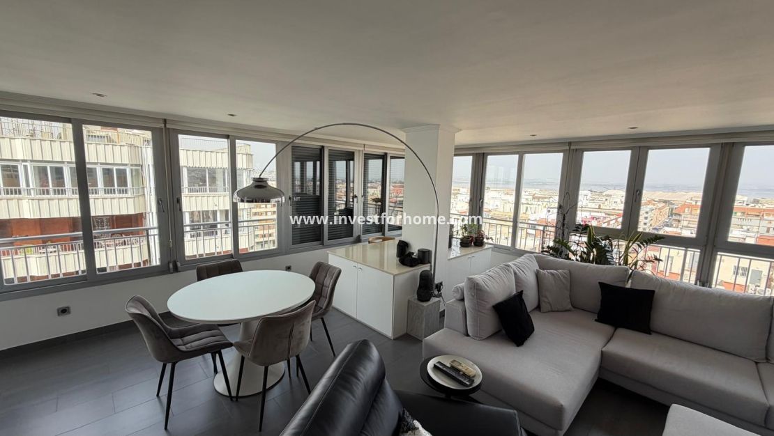 Sale - Apartment - Torrevieja - Centro