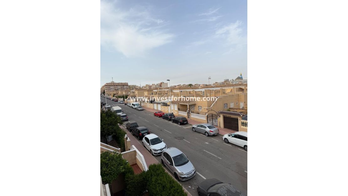 Sale - Apartment - Torrevieja - Centro