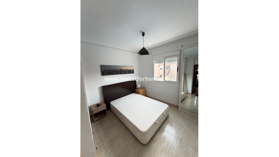Sale - Apartment - Torrevieja - Centro
