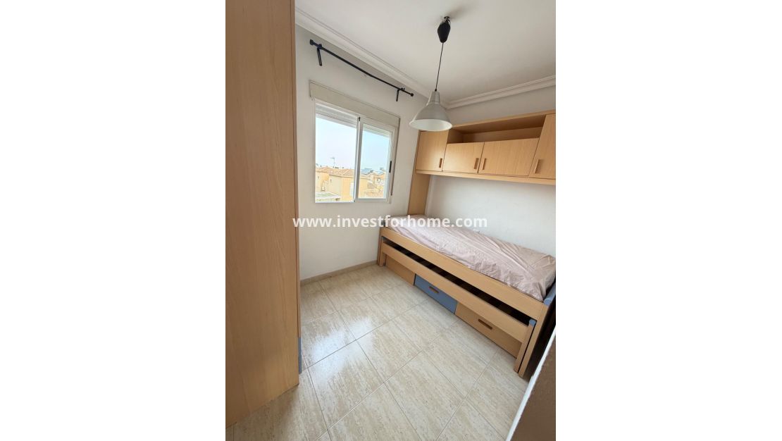 Sale - Apartment - Torrevieja - Centro