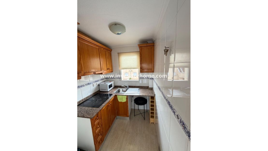 Sale - Apartment - Torrevieja - Centro