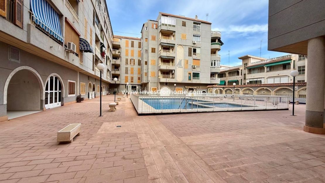 Sale - Apartment - Torrevieja - Centro