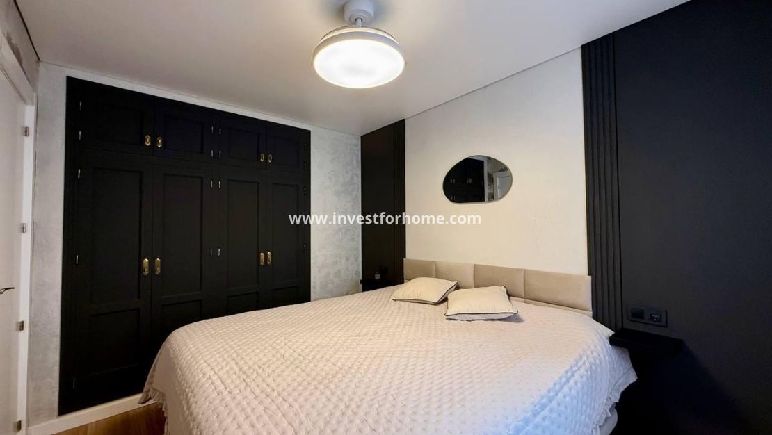 Sale - Apartment - Torrevieja - Centro