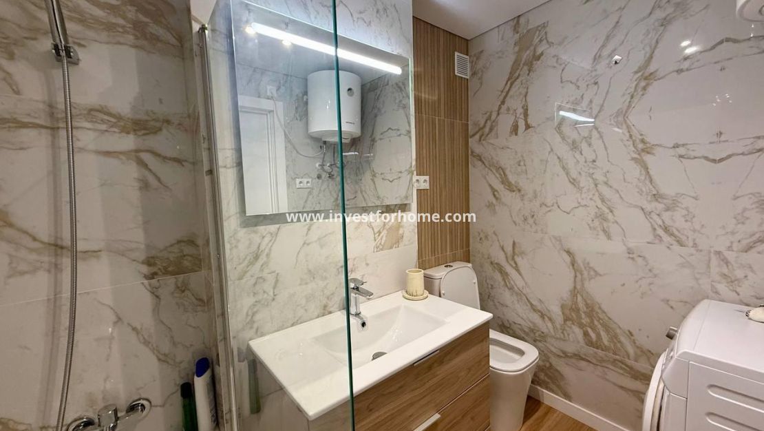 Sale - Apartment - Torrevieja - Centro