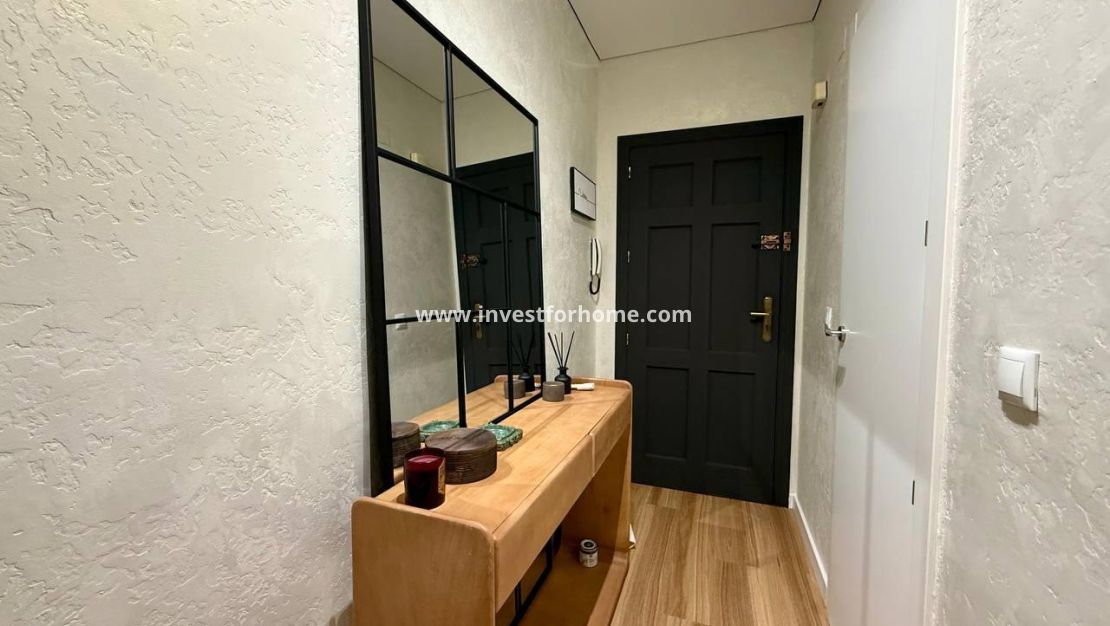 Sale - Apartment - Torrevieja - Centro