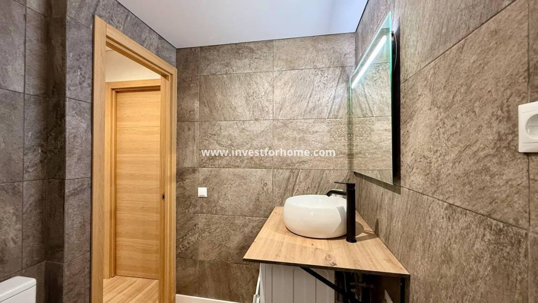 Sale - Apartment - Torrevieja - Centro