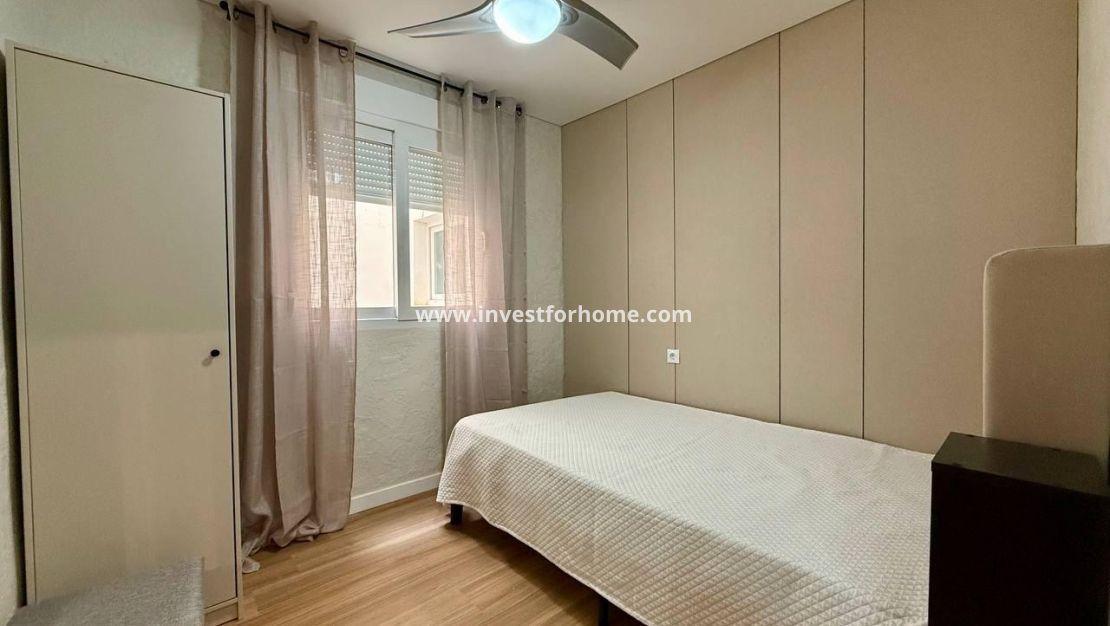 Sale - Apartment - Torrevieja - Centro