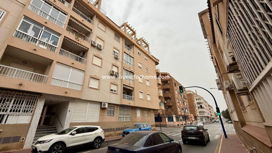 Sale - Apartment - Torrevieja - Centro