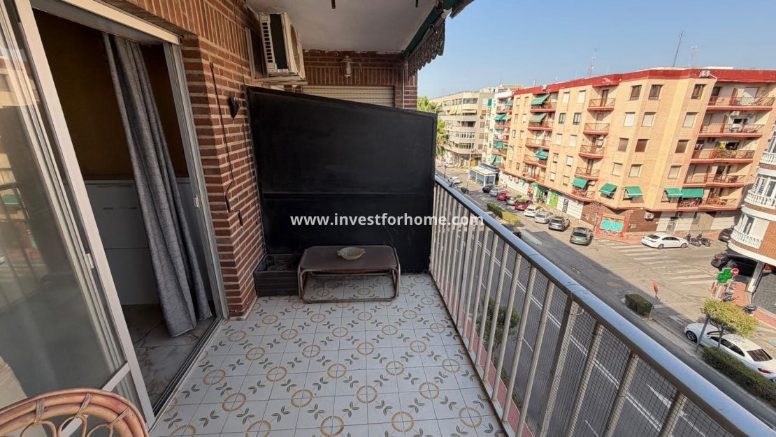 Sale - Apartment - Torrevieja - Centro