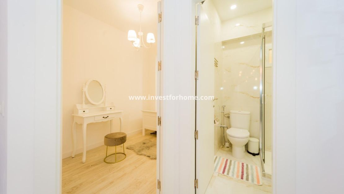 Sale - Apartment - Torrevieja - Centro
