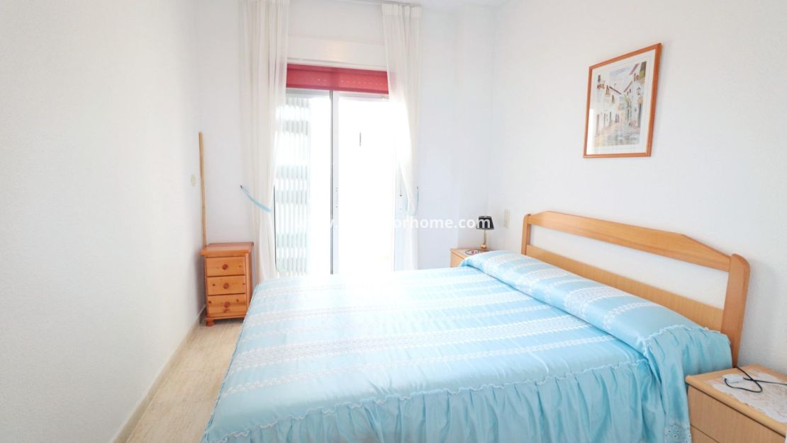 Sale - Apartment - Torrevieja - Centro