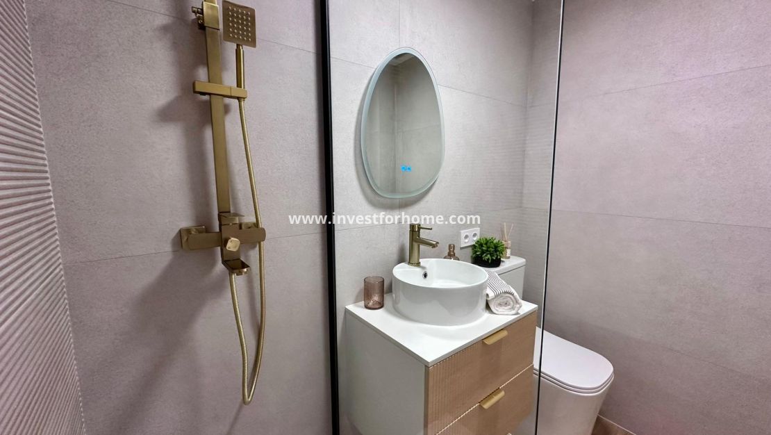 Sale - Apartment - Torrevieja - Centro