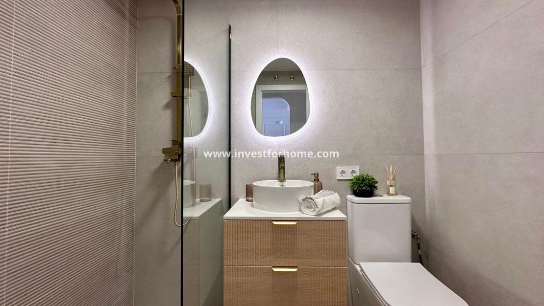 Sale - Apartment - Torrevieja - Centro