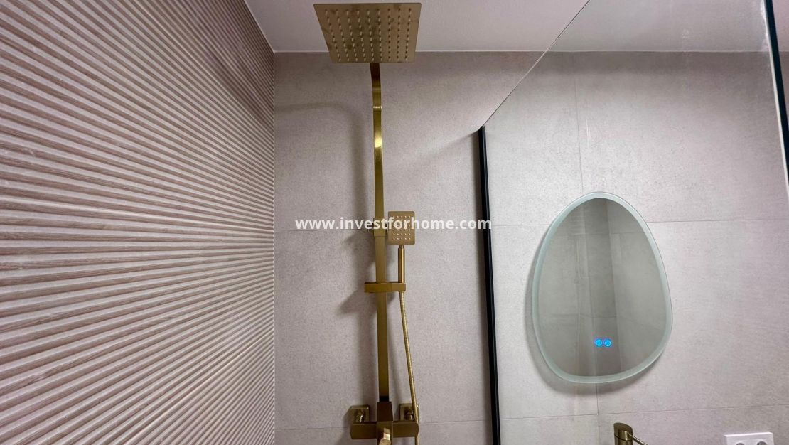 Sale - Apartment - Torrevieja - Centro