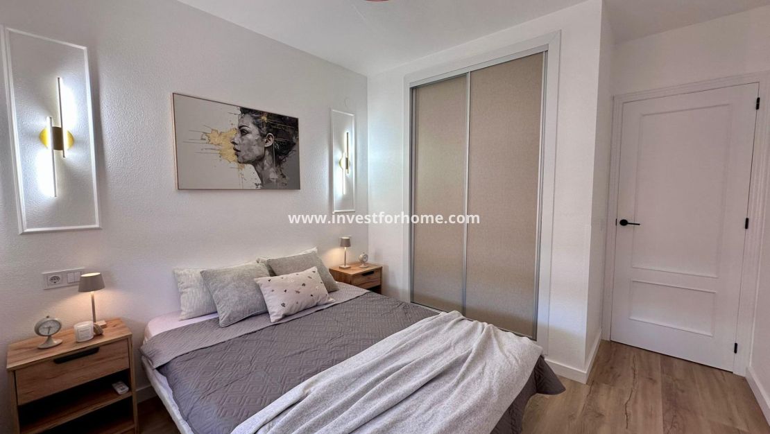 Sale - Apartment - Torrevieja - Centro