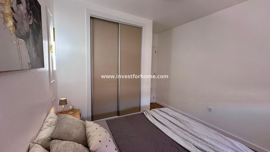 Sale - Apartment - Torrevieja - Centro
